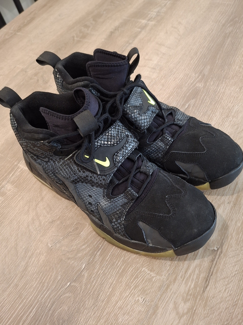 Nike Air DT Max '96 Black Volt Men's Size 15 Damaged For Repair